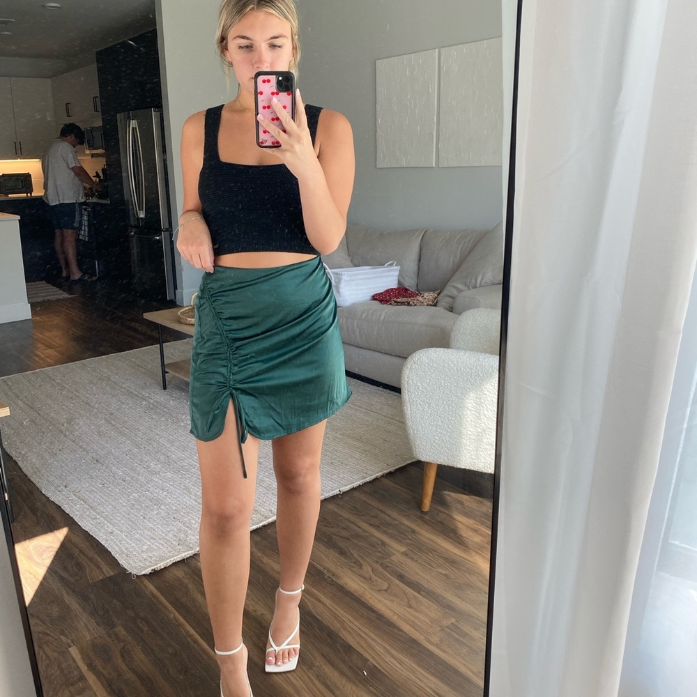 Kendall & Kylie (pacsun) emerald green skirt